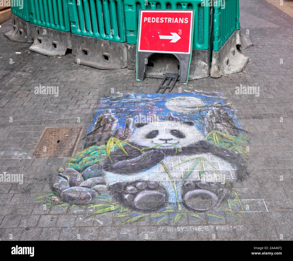 Chalk street art on sidewalk hi-res stock photography and images