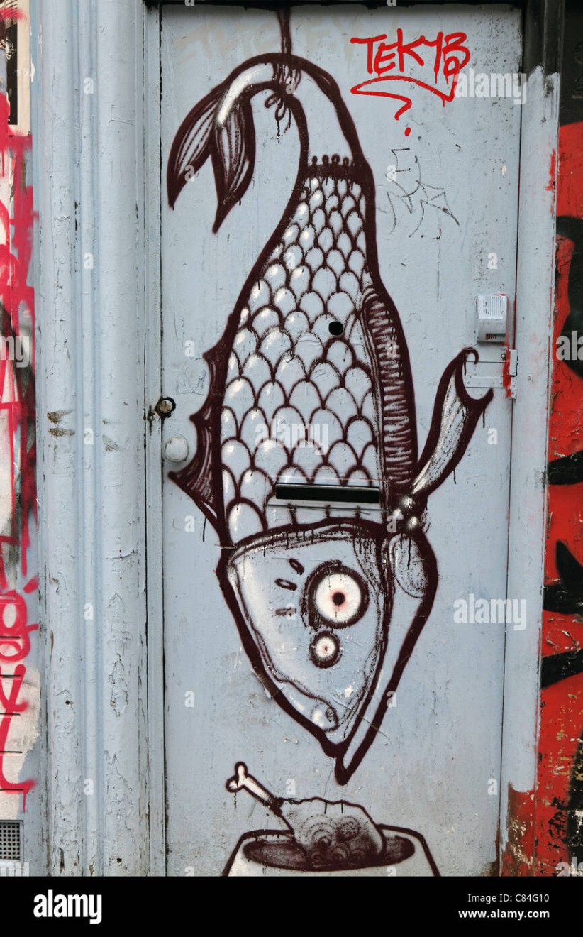 Fish graffiti hi-res stock photography and images - Alamy