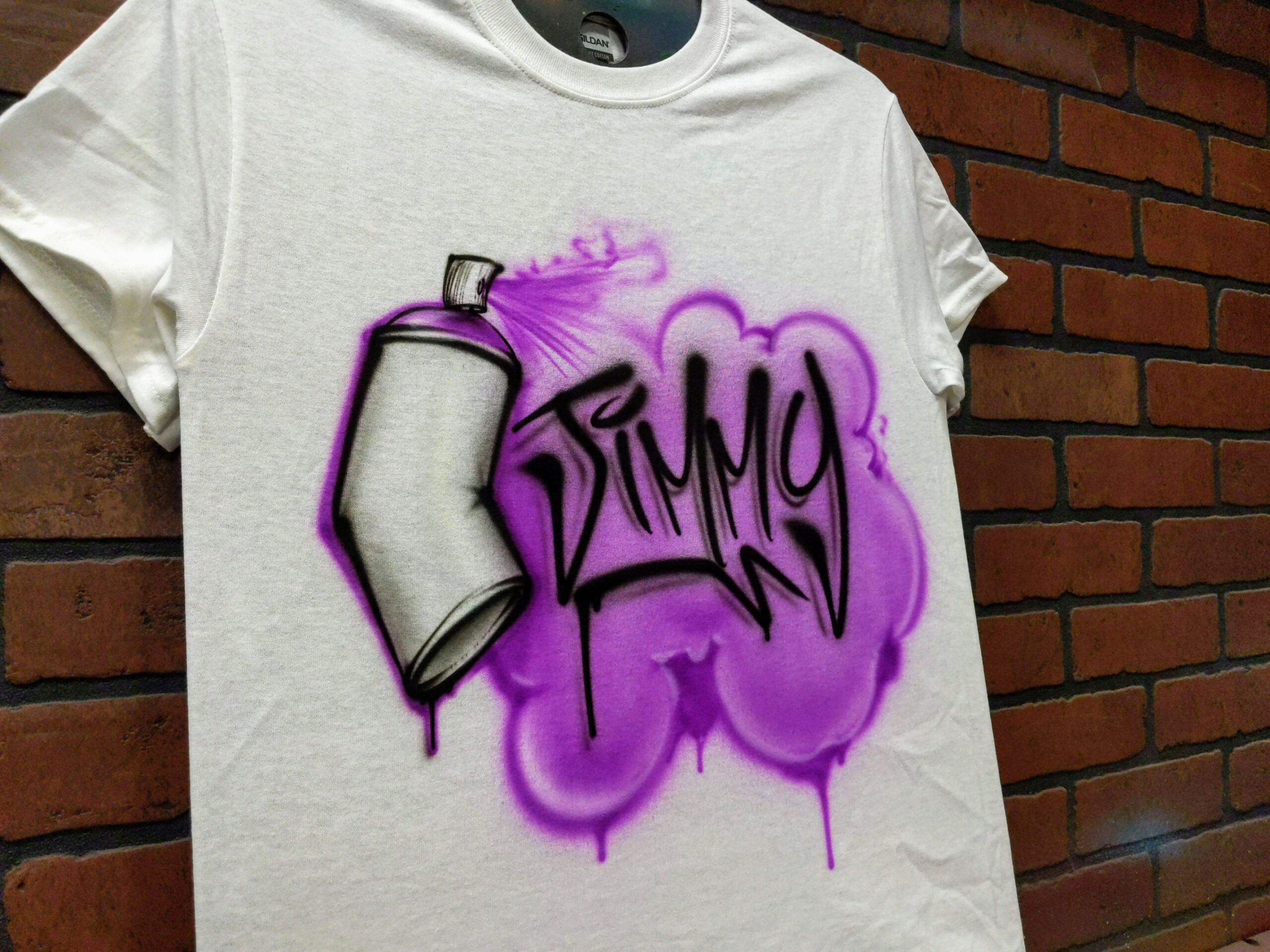 Individuelles Airbrush T-Shirt  Graffiti Spraydose Design