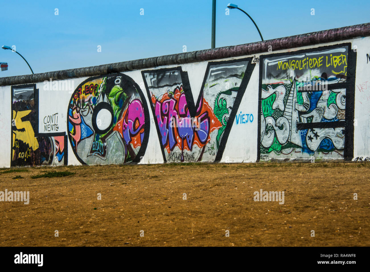 Love Graffiti wall Berlin wall Stock Photo - Alamy