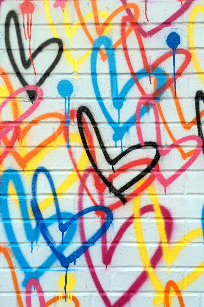 Love Wall  hearts by J Goldcrown, NYC  Graffiti de arte