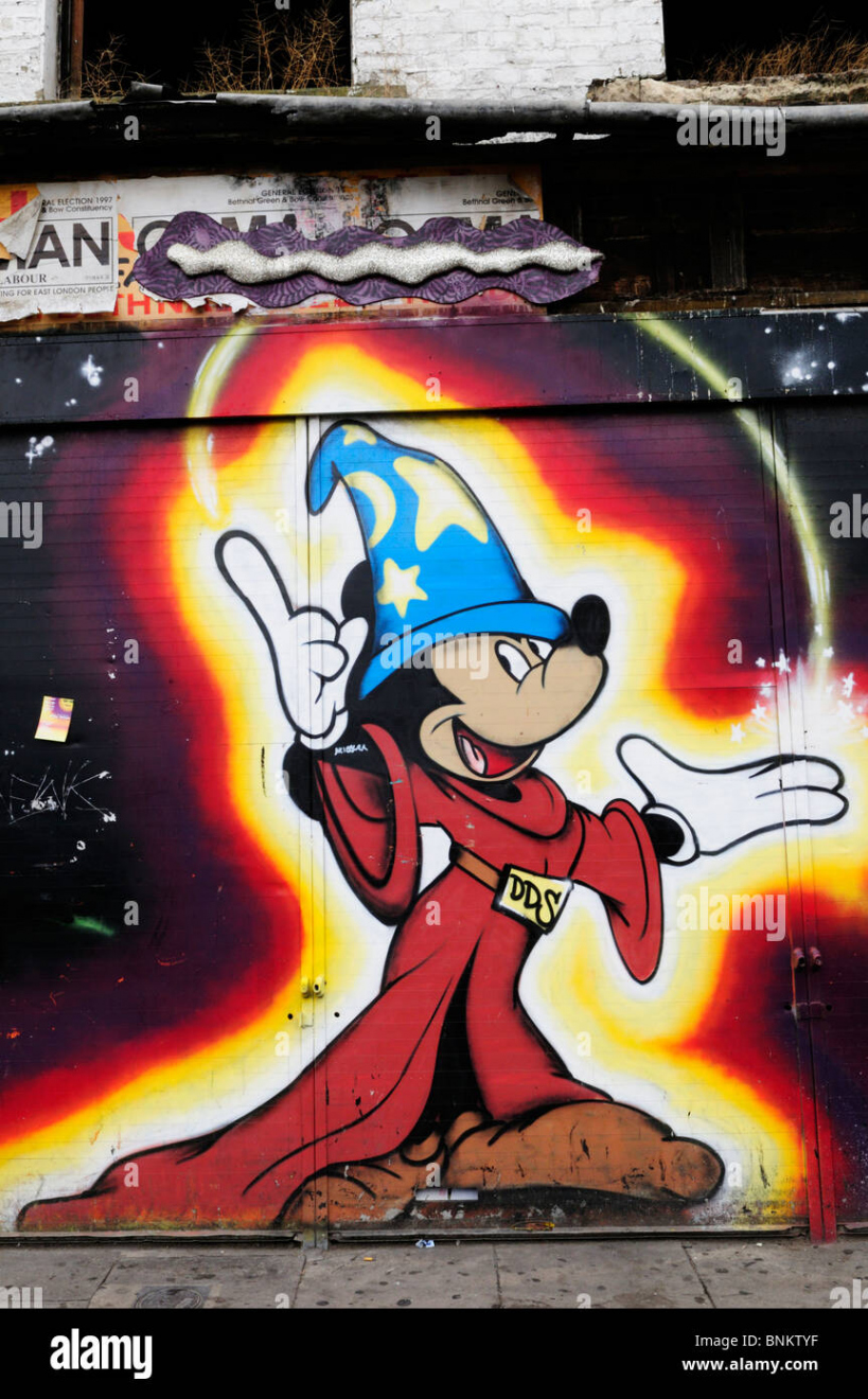 Mickey mouse graffiti hi-res stock photography and images - Alamy