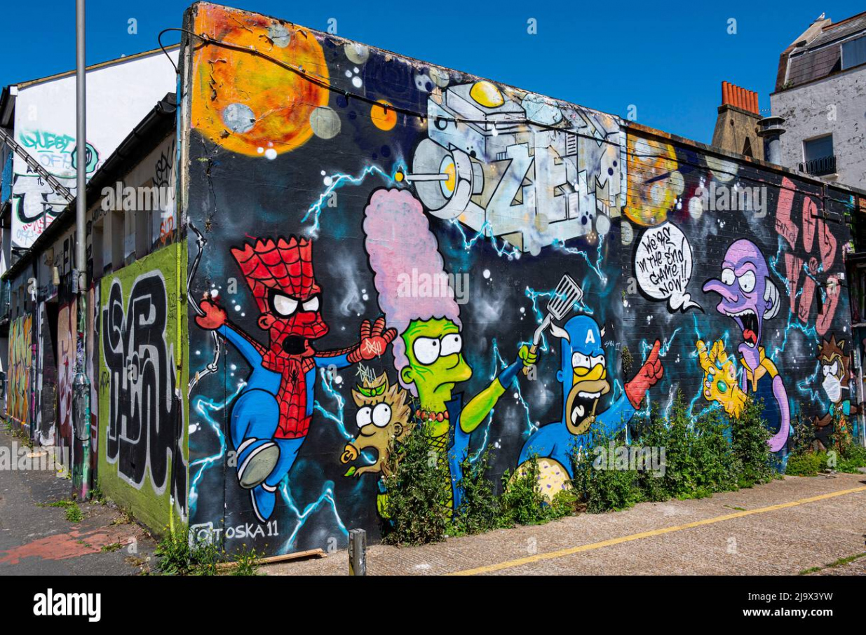 Simpsons graffiti hi-res stock photography and images - Alamy