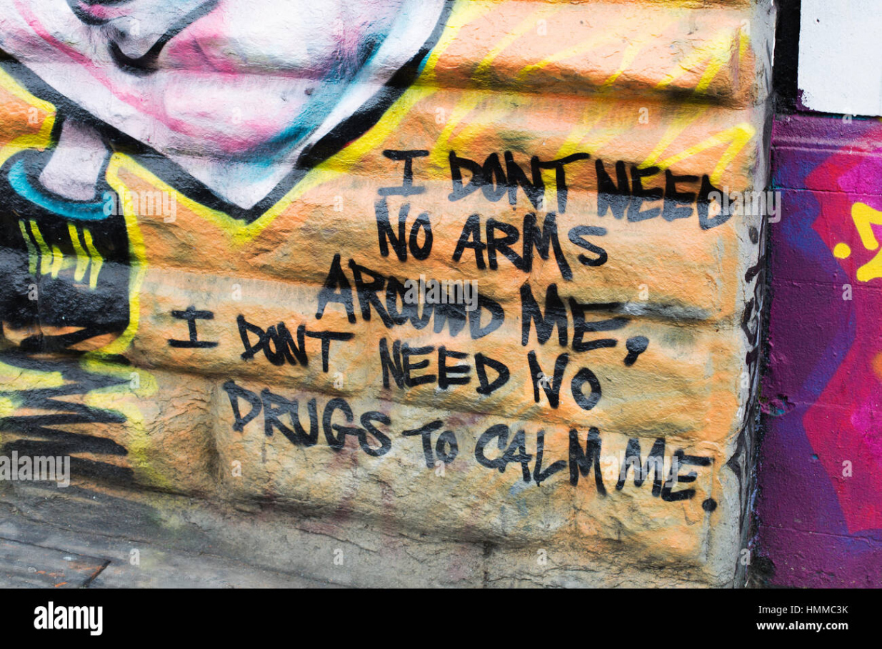 Street wall art quotes hi-res stock photography and images - Alamy