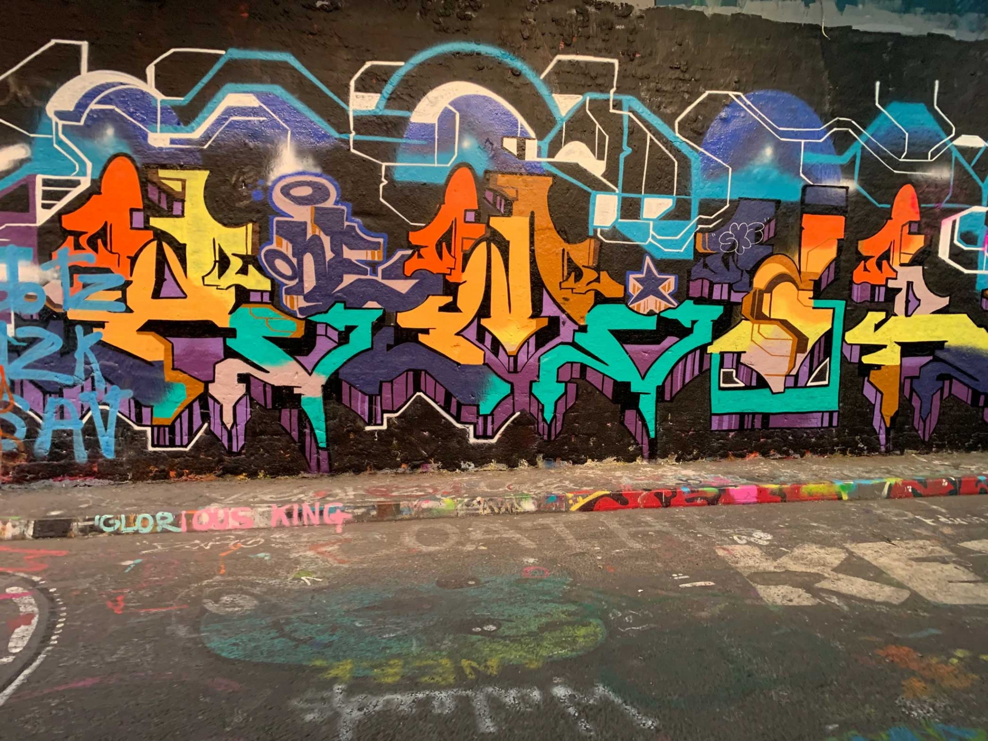 The Leake Street Tunnel - A Legal Graffiti Wall - Londonology