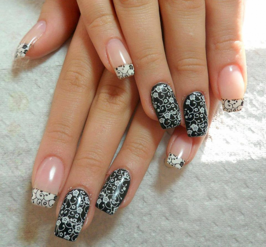 Amazing Nail Art Design For Your Christmas / New Year