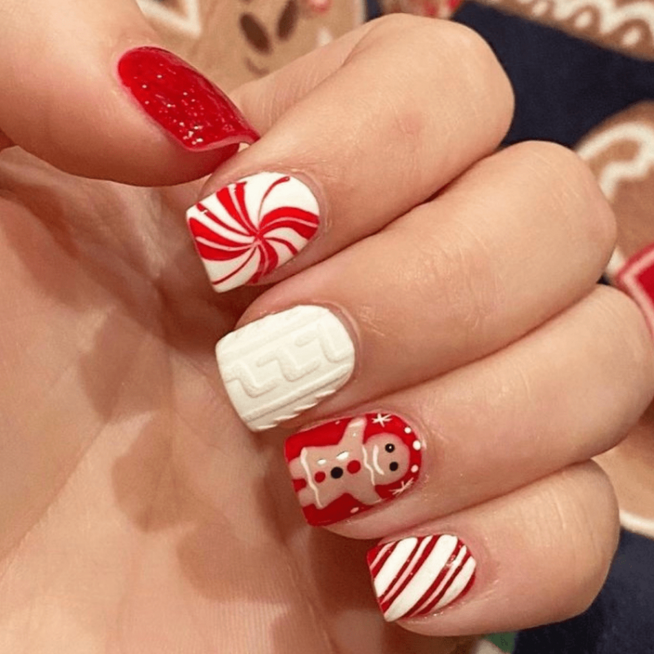 Beautiful Christmas Nail Designs on Short Nails