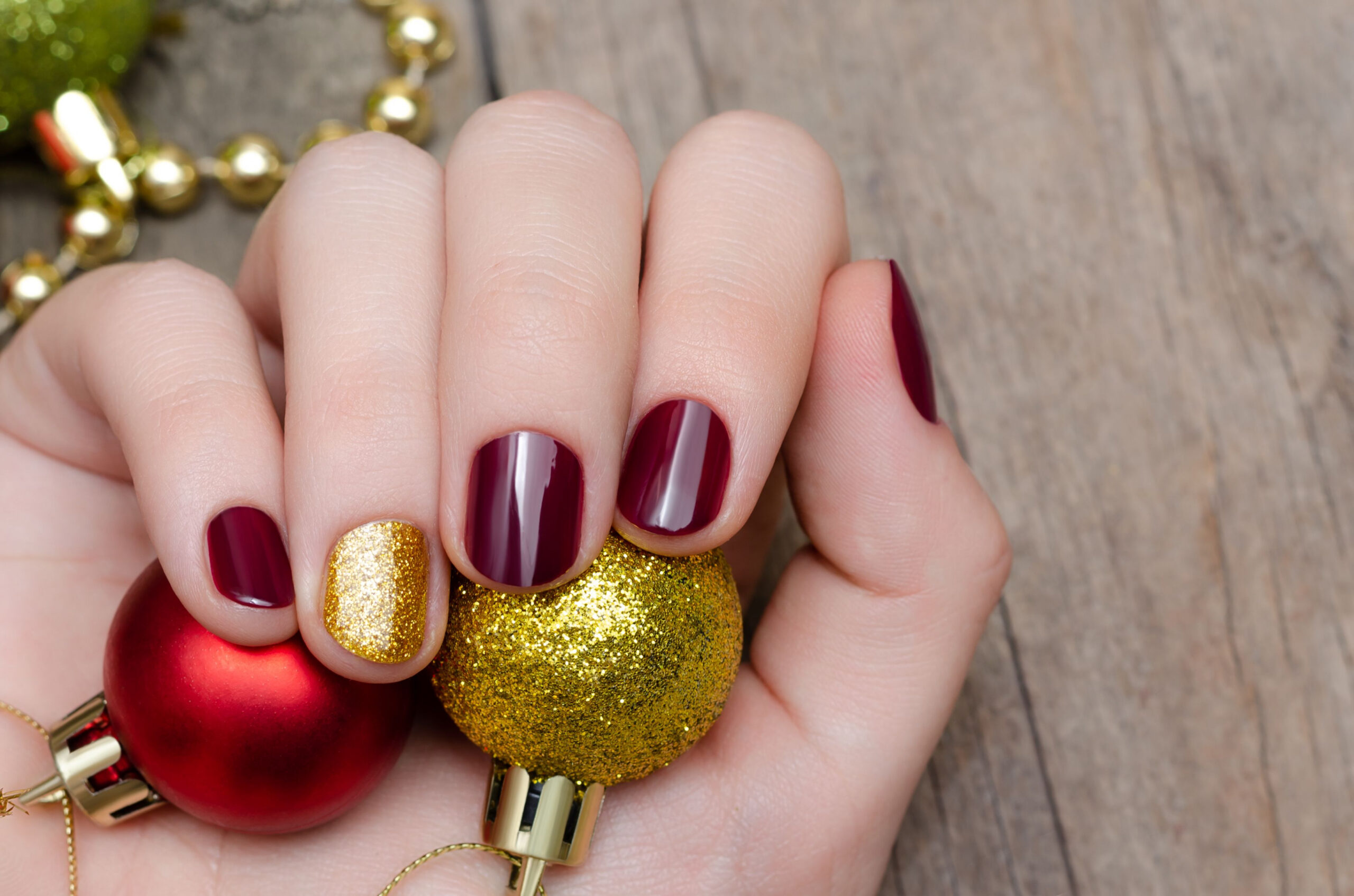 Christmas Nail Designs - Simple Christmas Nail Art Ideas