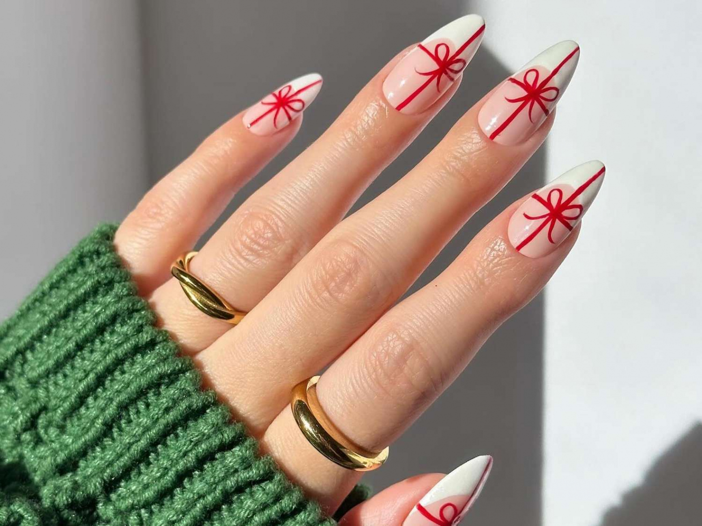 Christmas Nail Ideas to Ring in the Holiday Spirit