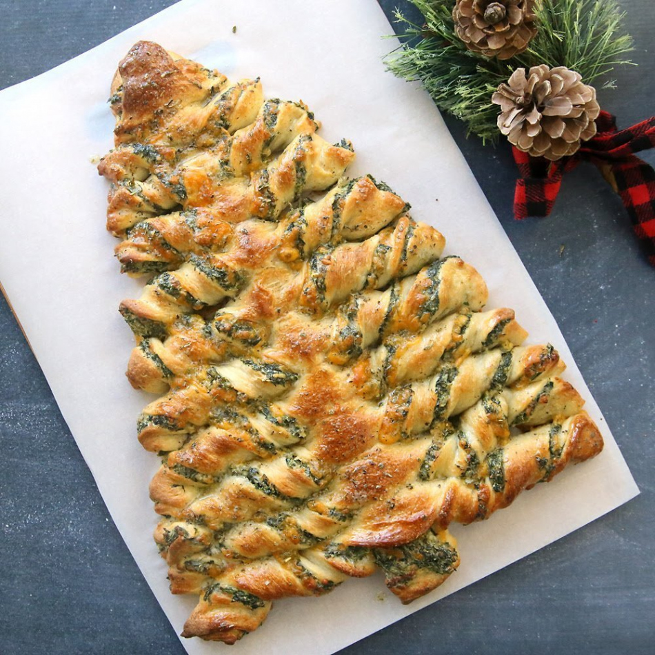 Christmas Tree Pull-Apart Appetizer