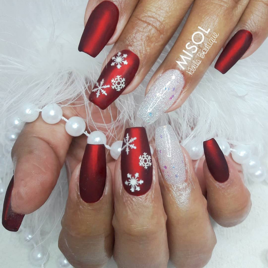 Cute and Simple Snowflake Nail Ideas for Christmas 20  FAYD