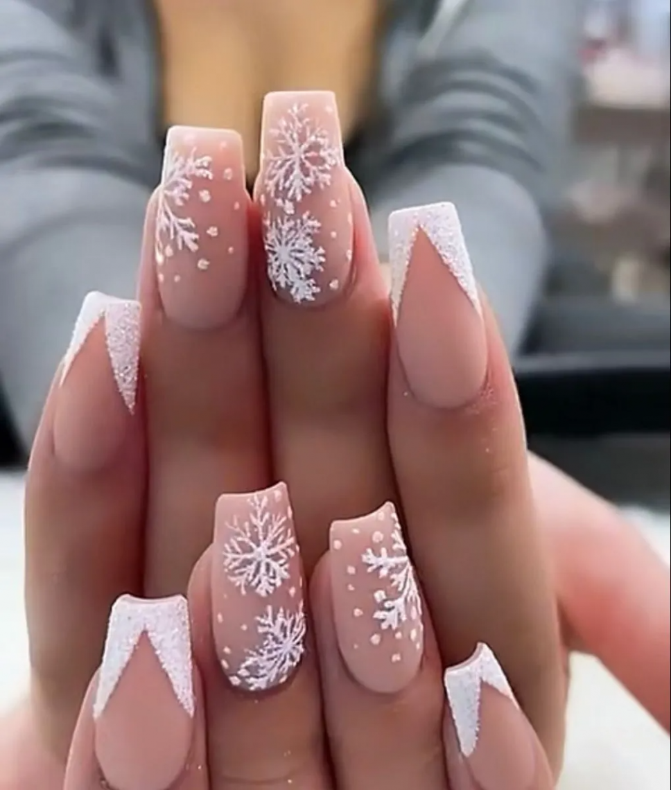 + Cute Christmas Nails To Recreate This Holiday Season