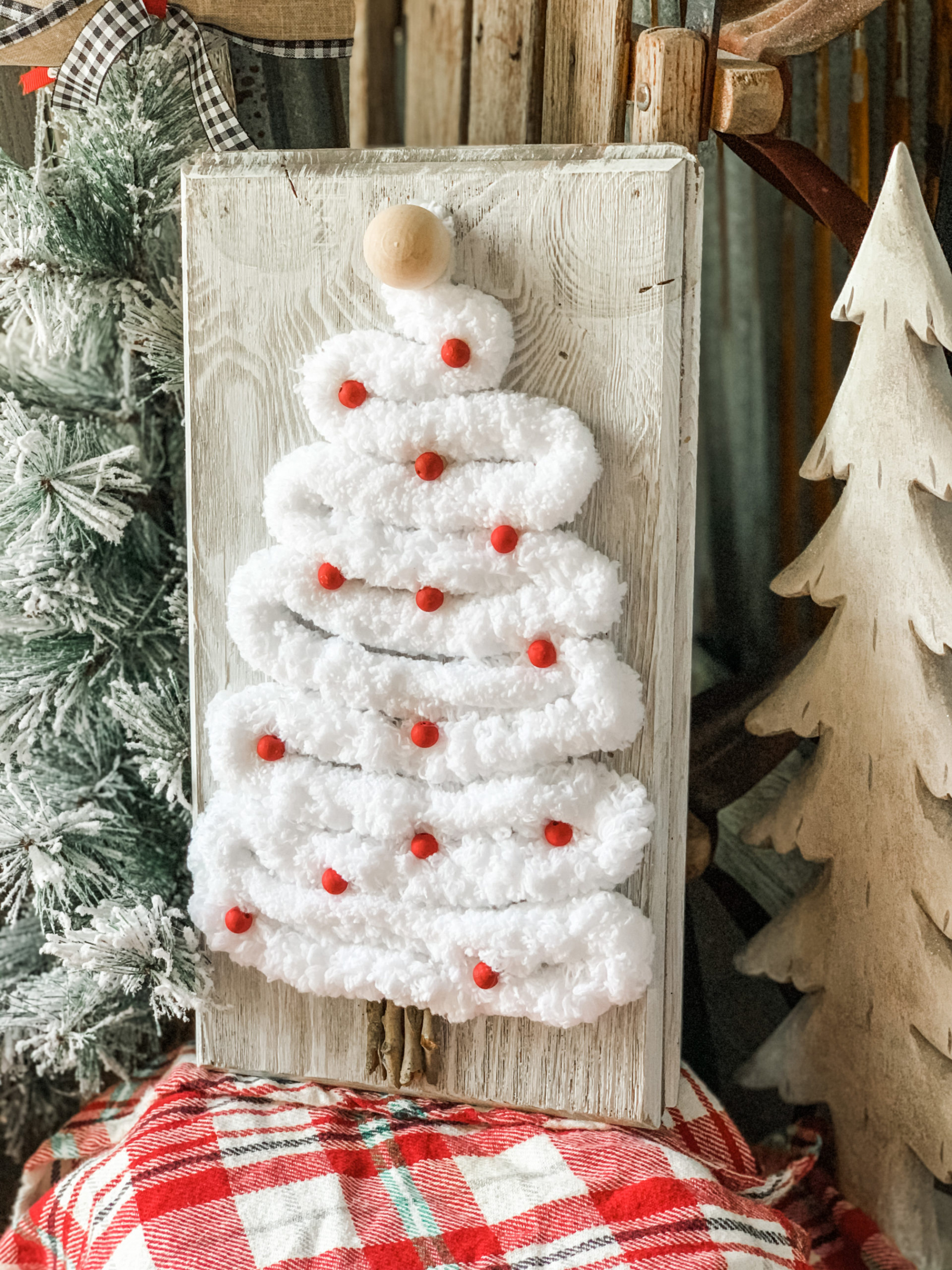 diy yarn Christmas tree - Re-Fabbed