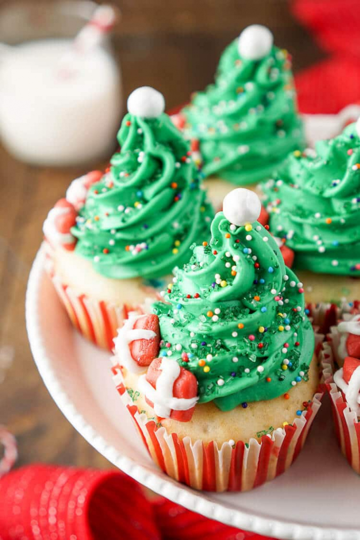 Easy Christmas Tree Cupcakes