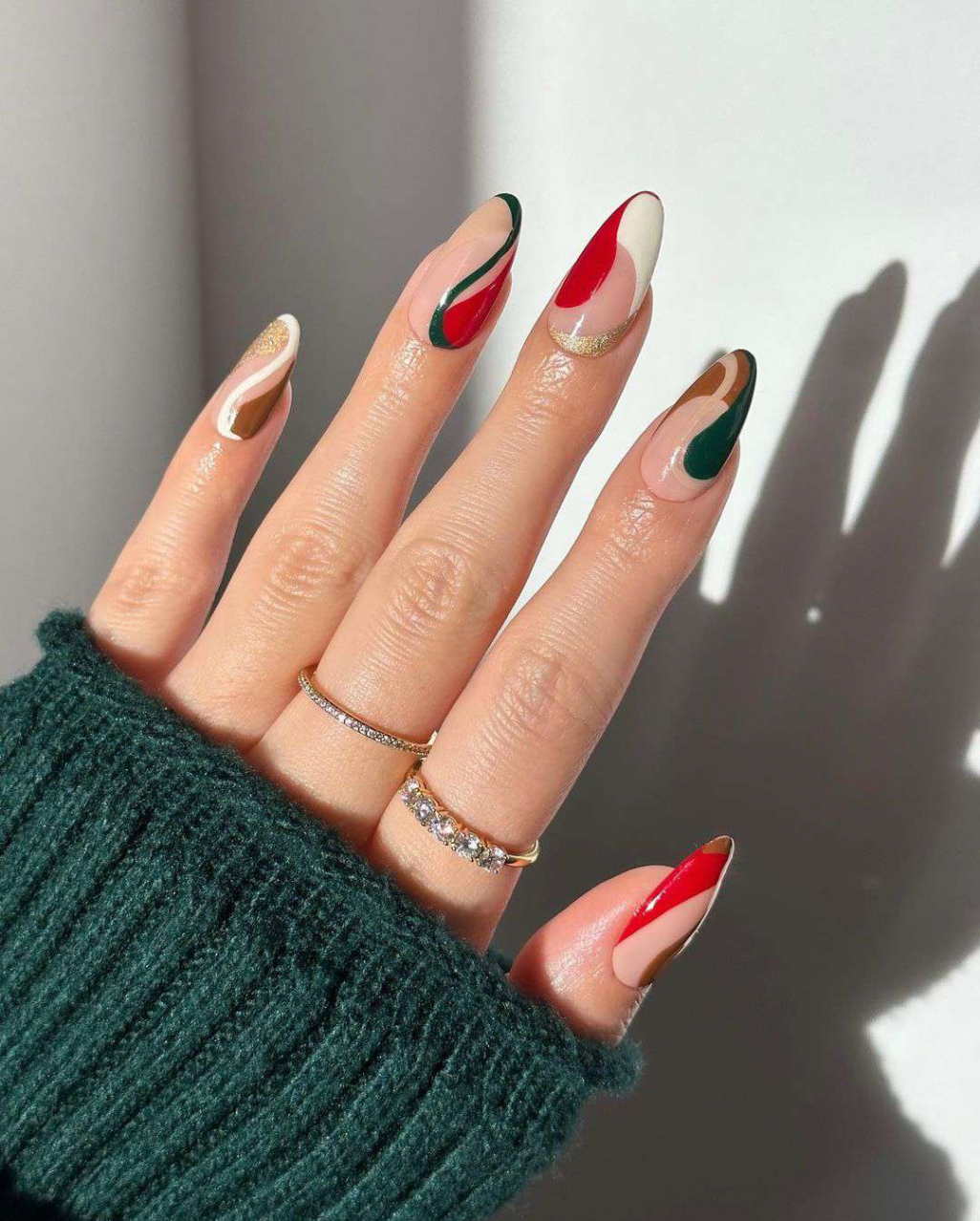 Elegant Christmas Nail Designs for Celebrating This Season