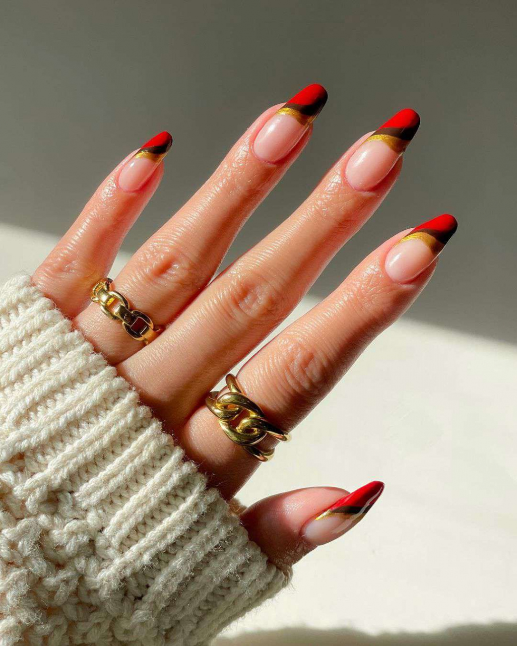 Elegant Christmas Nail Designs for Celebrating This Season