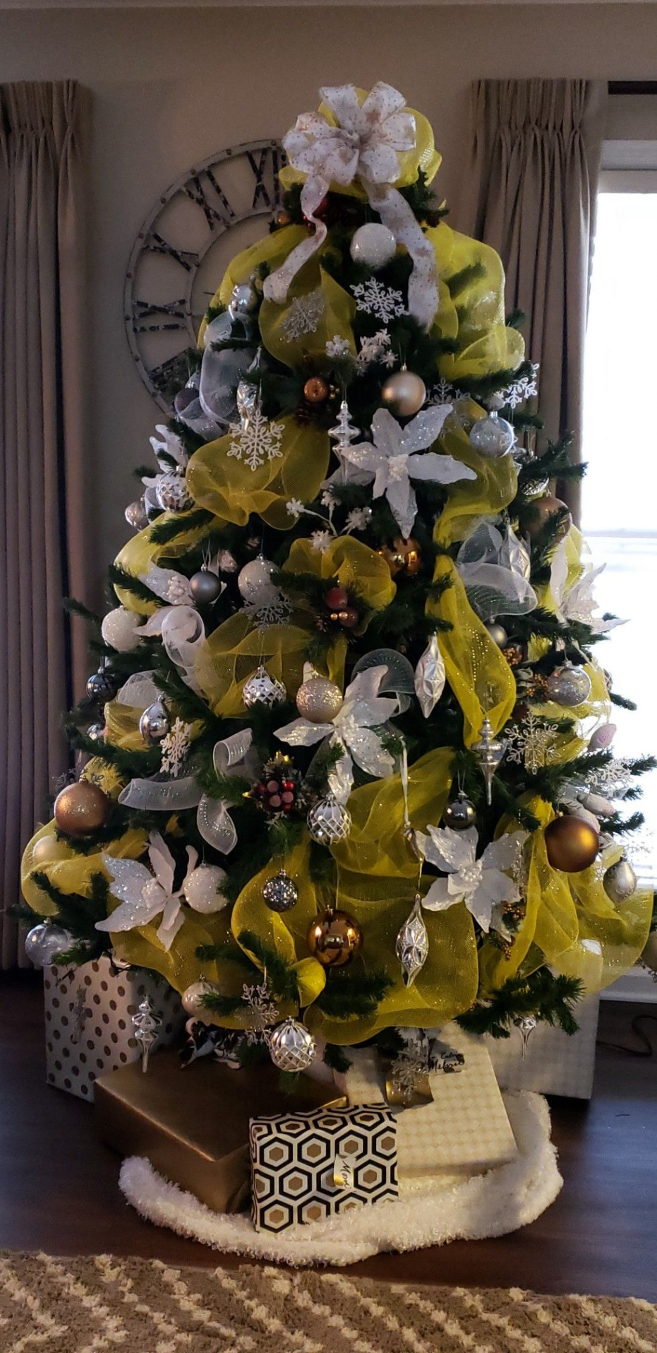 Elegant Yellow Christmas Tree