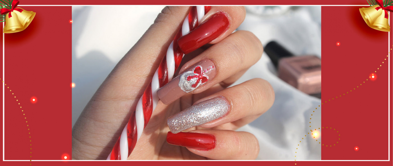 Gorgeous Christmas Nail Designs to Set the Mood for /