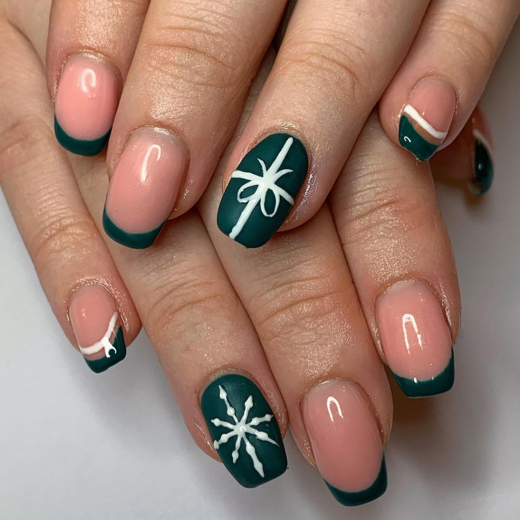 Green Christmas Nails & Nail Designs To Try