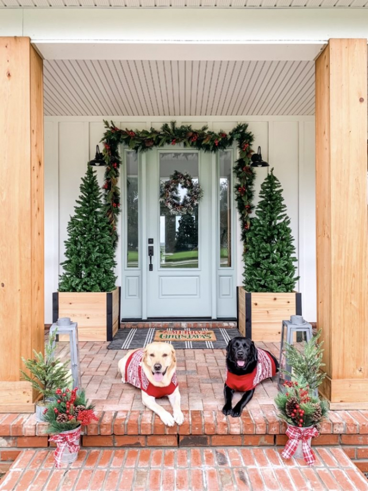 Holiday Front Porch Styling with Christmas Tree Shops! - Remington