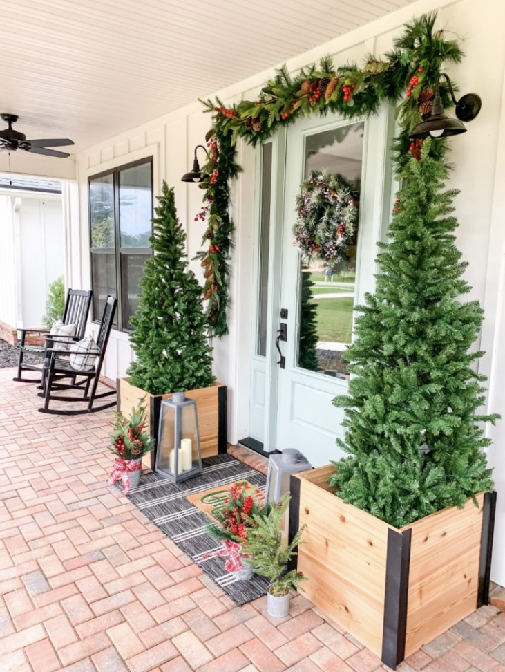 Holiday Front Porch Styling with Christmas Tree Shops! - Remington