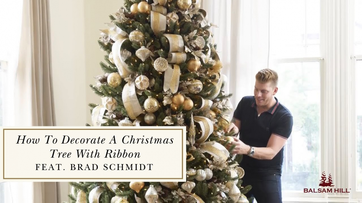 How to Decorate your Christmas Tree Professionally with Ribbons