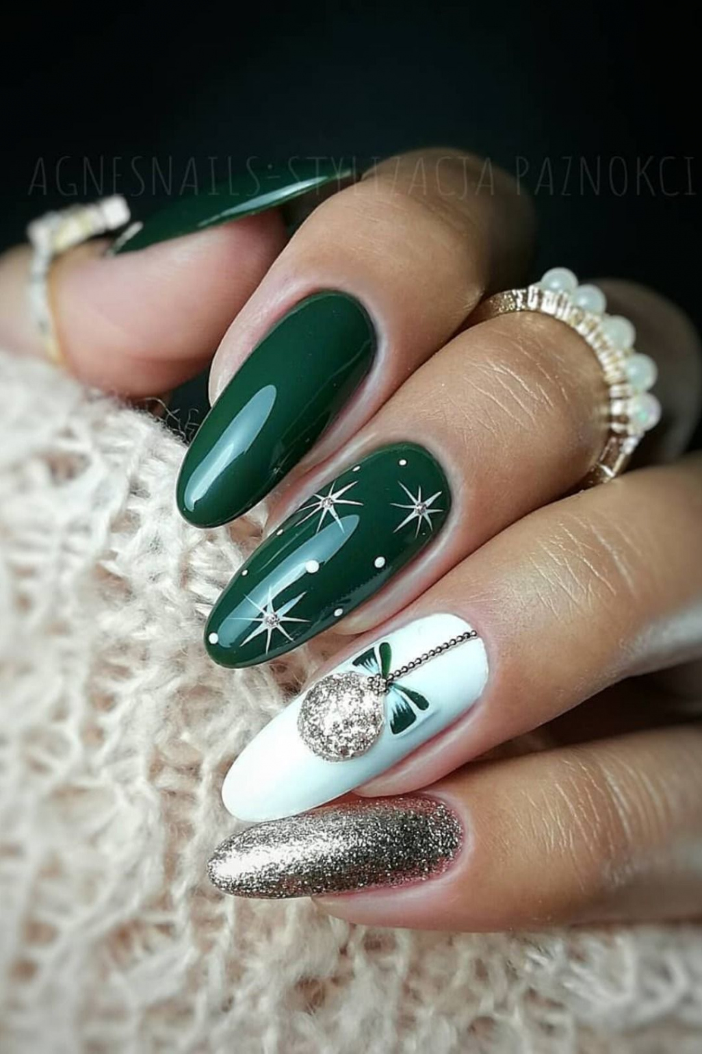 Outstanding Christmas Nail Designs to Celebrate This Year