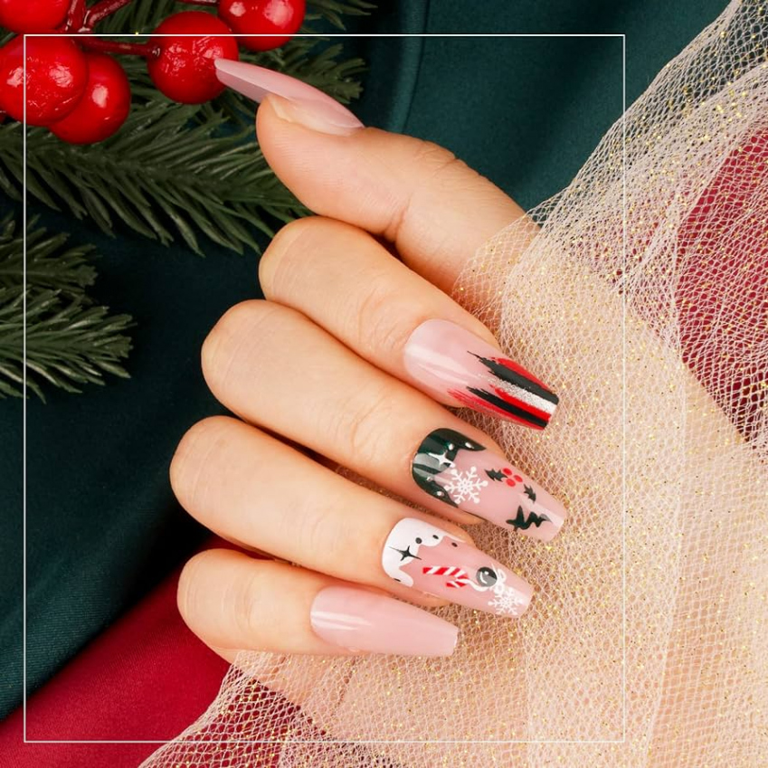 Pack of  Christmas Nails for Sticking, Artificial Nails, False Nails,  Short Fingernails, Artificial Nails, Christmas Gifts (Light Pink)