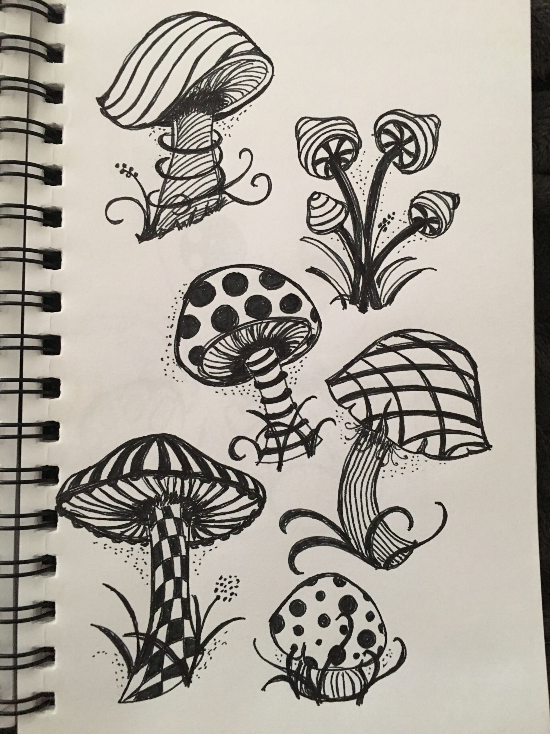 Patterned mushrooms  Trippy drawings, Hippie art, Cool art drawings