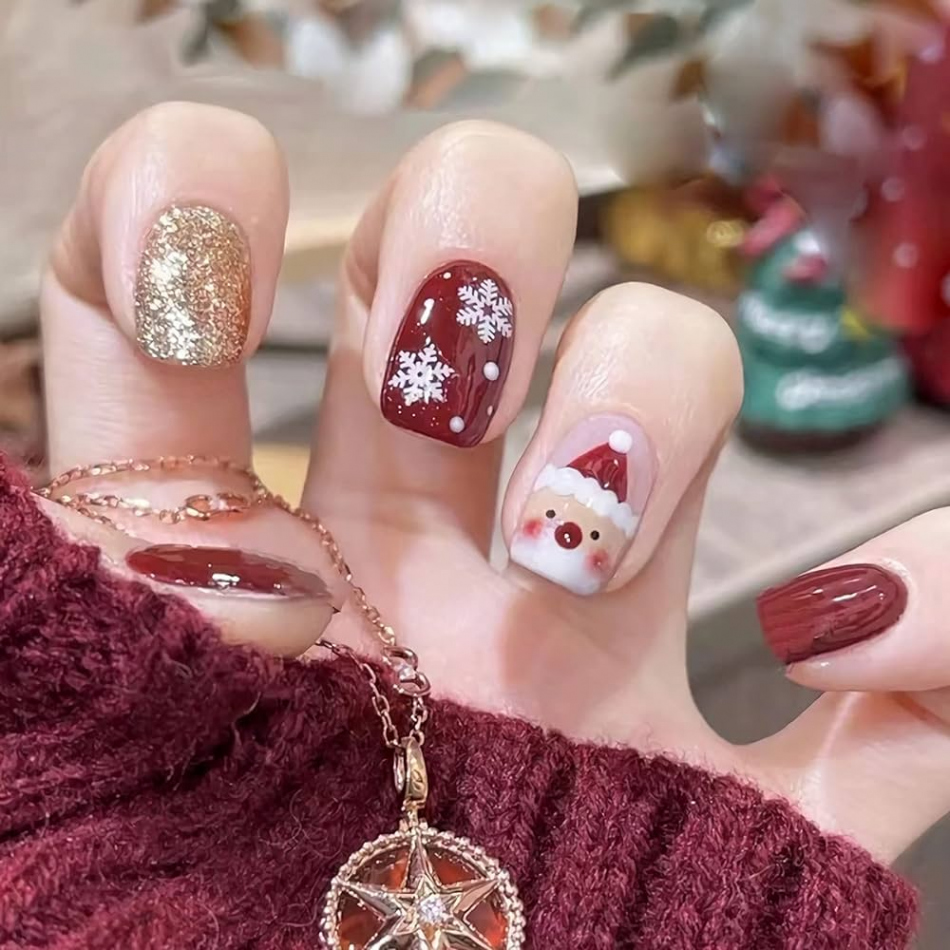 Pcs Christmas Press on Nails Short with Cute Snowflake Designs Full  Cover Christmas Short Fake Nails Red Gold Glitter Christmas Acrylic Nails  for