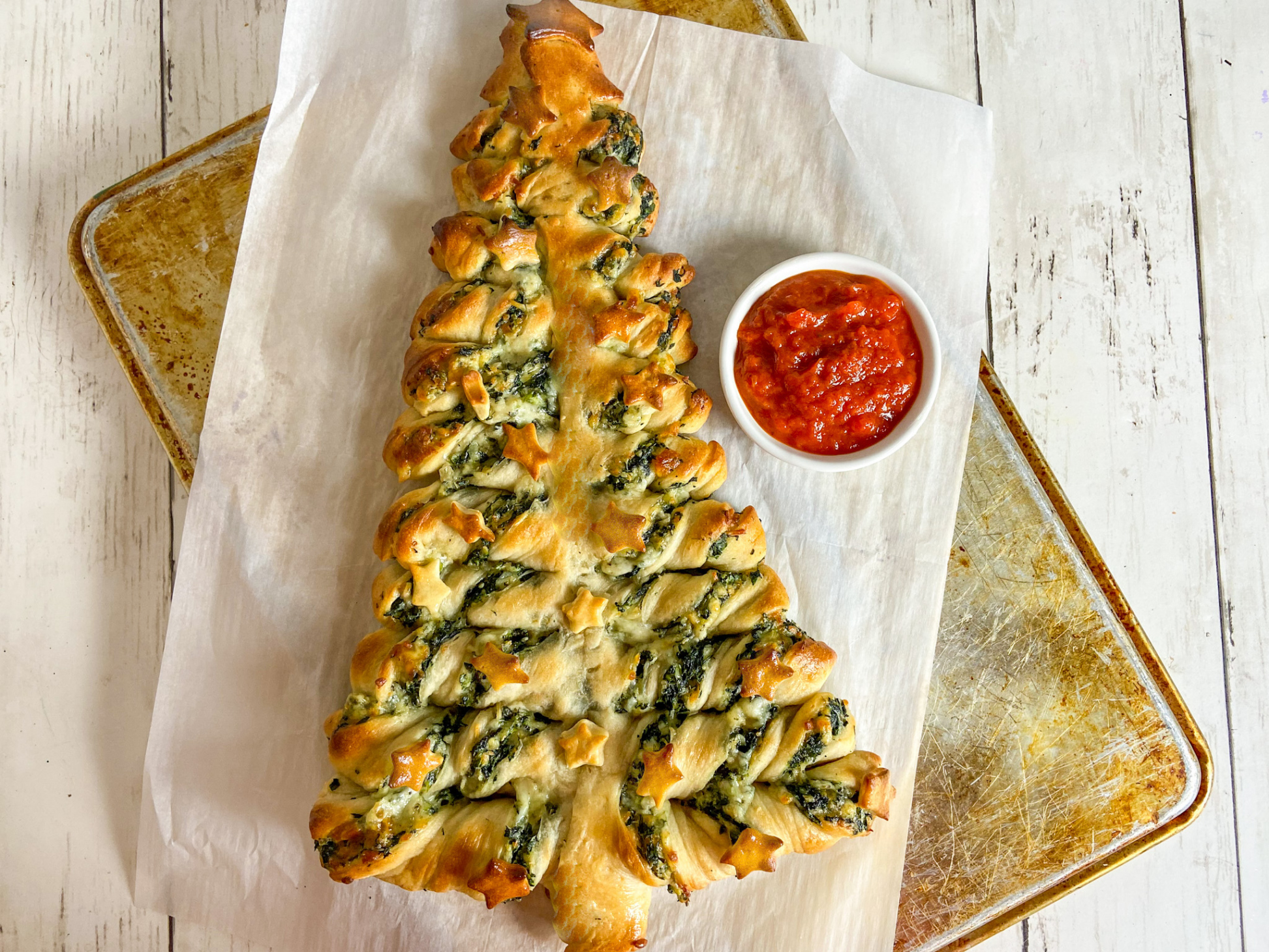 Spinach & Cheese Pull Apart Christmas Tree Bread